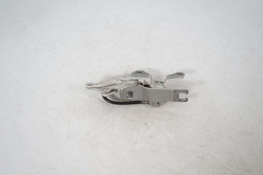 Engine bonnet/hood hinges (5)