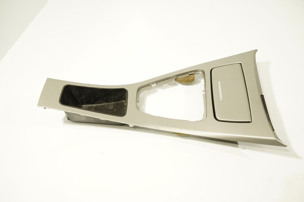 Dashboard glove box trim (4)