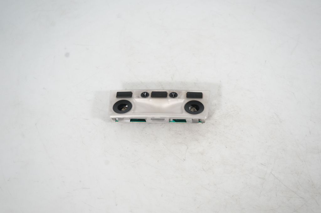 Front seat light (3)