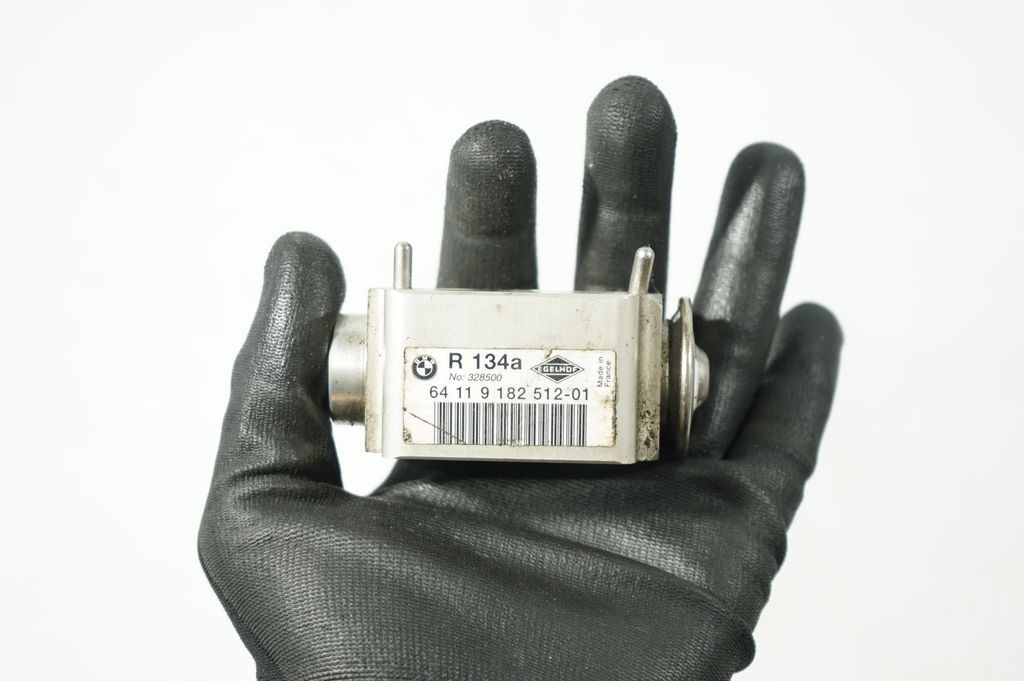 Air conditioning (A/C) expansion valve (11)