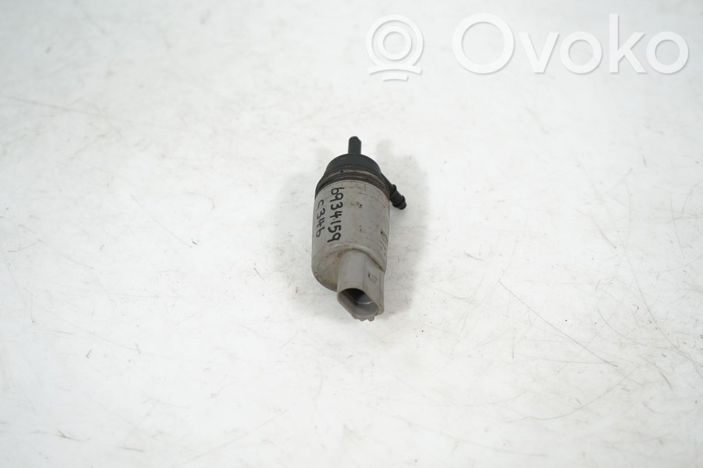 Windscreen/windshield washer pump (2)