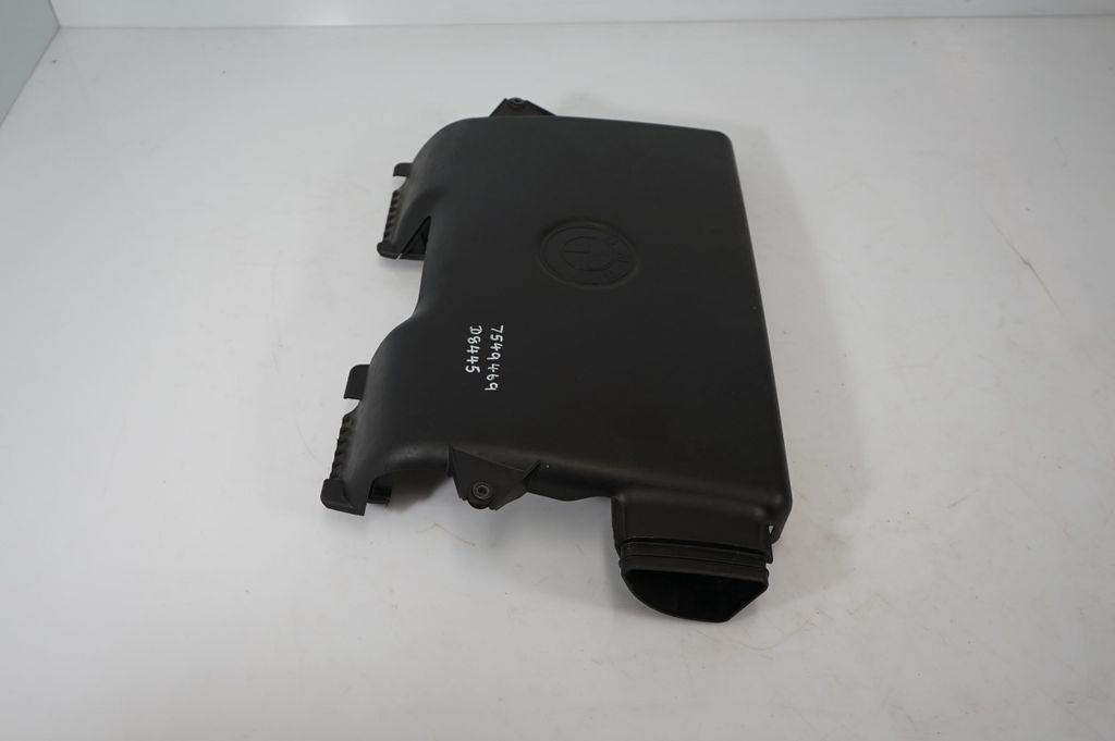 Engine cover (trim) (2)