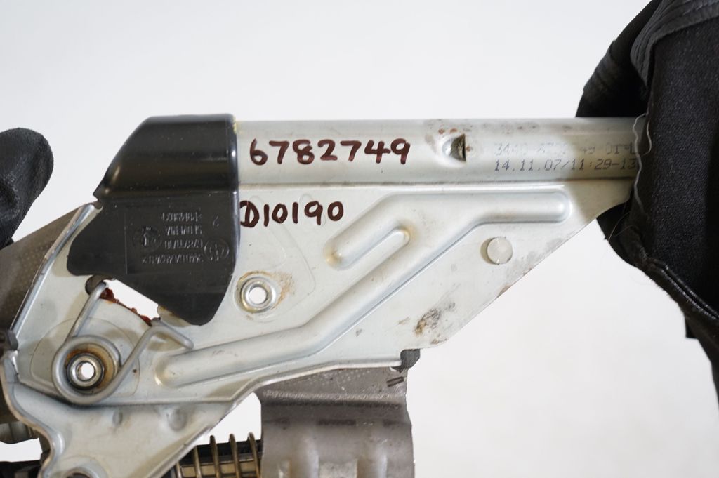 Handbrake/parking brake lever assembly (8)