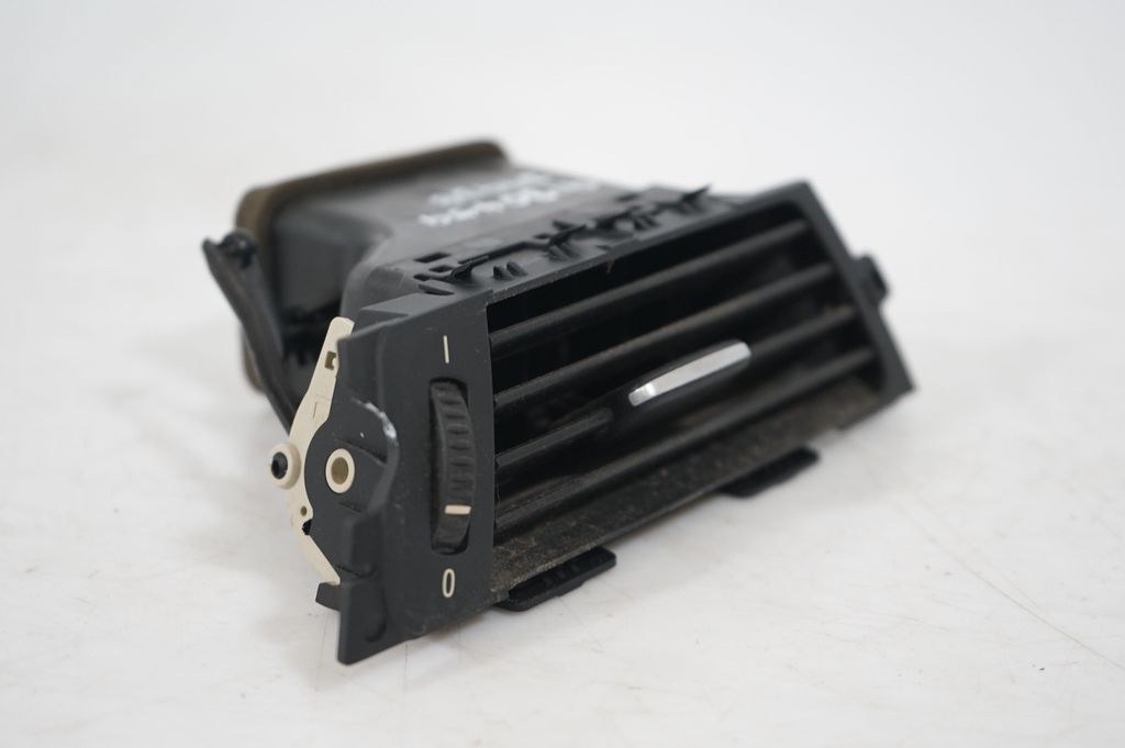 Dashboard side air vent grill/cover trim (8)