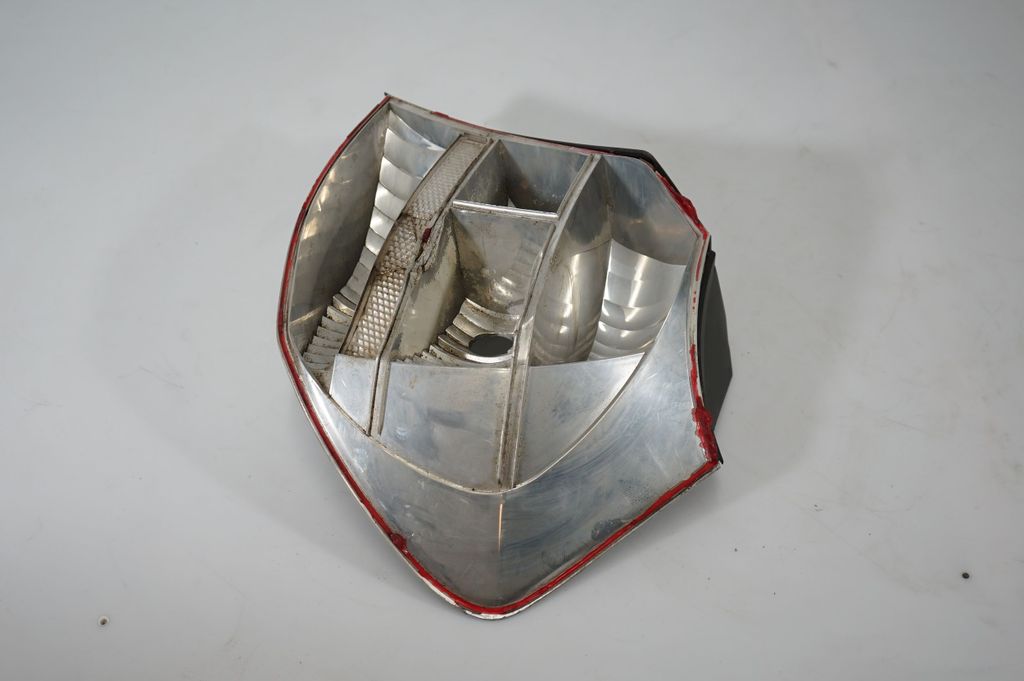 Rear/tail lights (2)