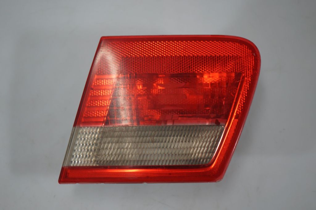 Tailgate rear/tail lights (6)