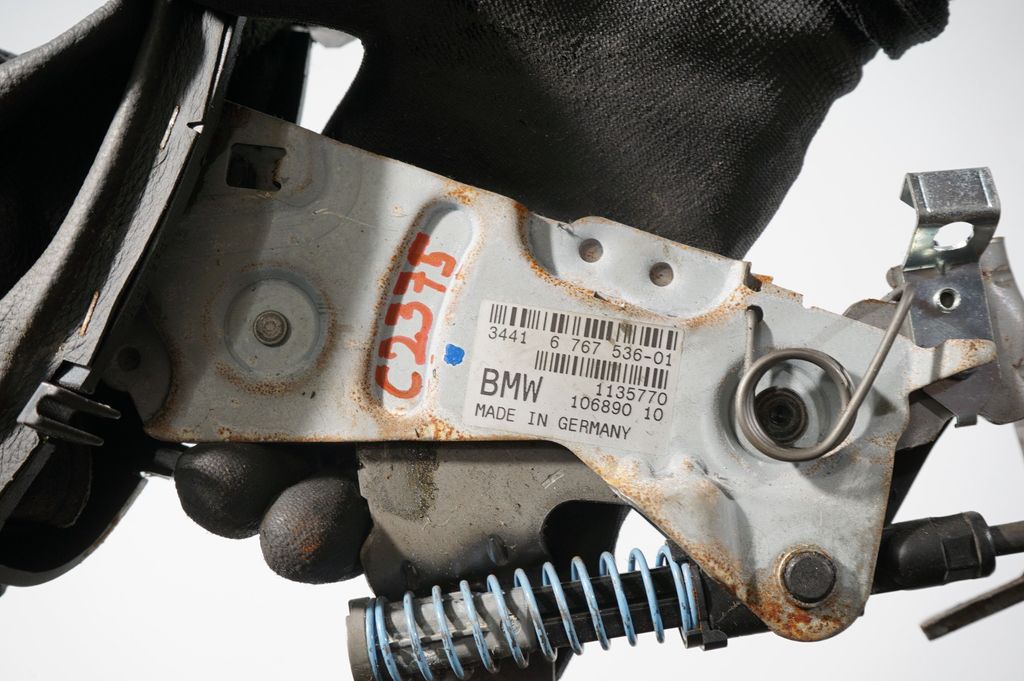 Handbrake/parking brake lever assembly (9)