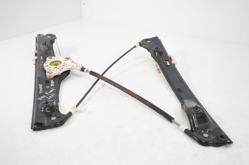 Front door window regulator with motor (7)