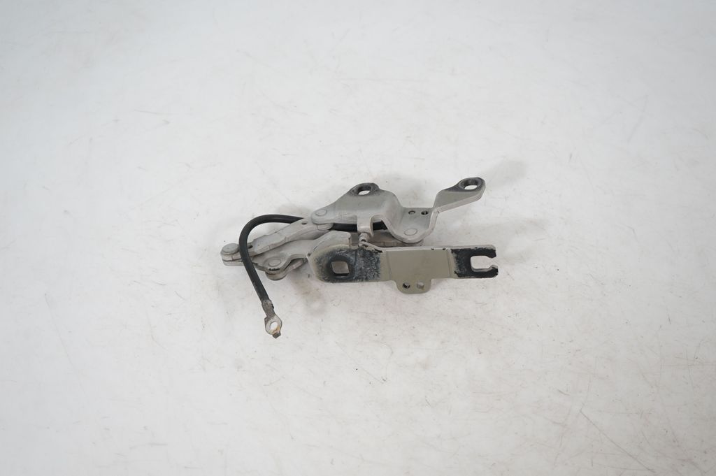 Engine bonnet/hood hinges (5)