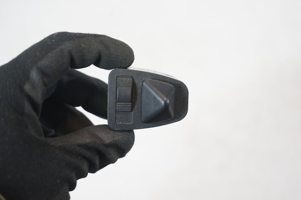 Wing mirror switch (6)