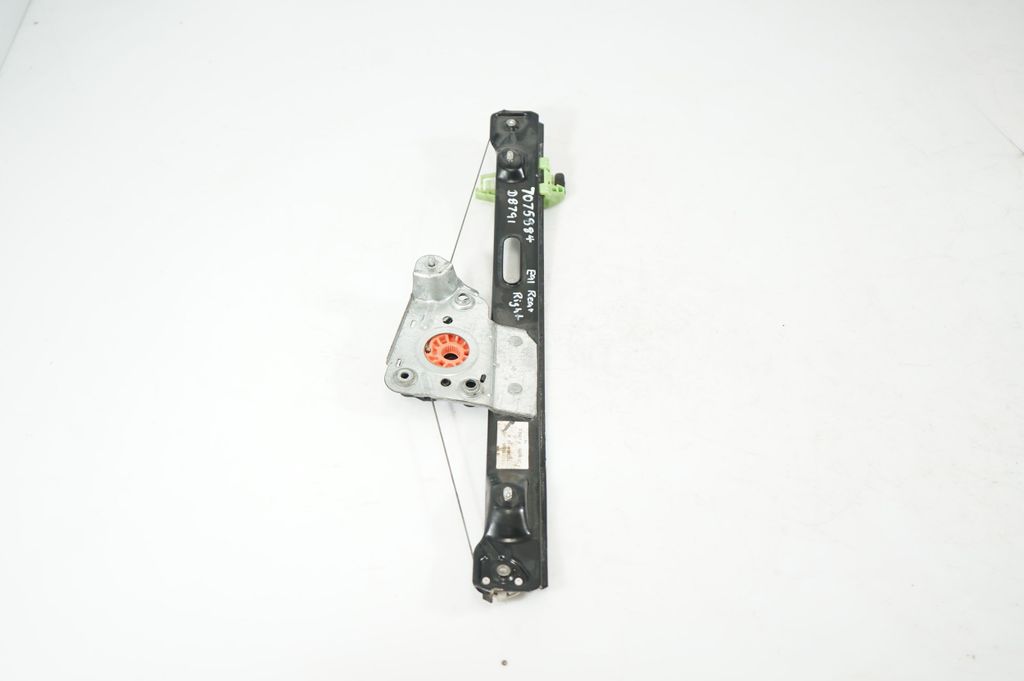 Front door window regulator with motor (8)