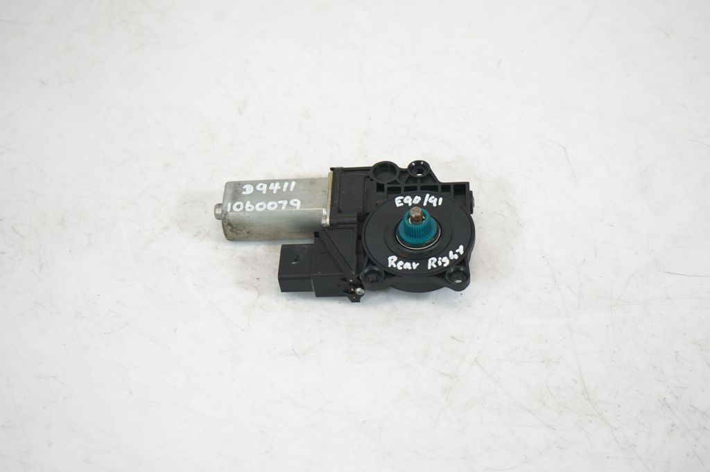 Rear door window regulator with motor