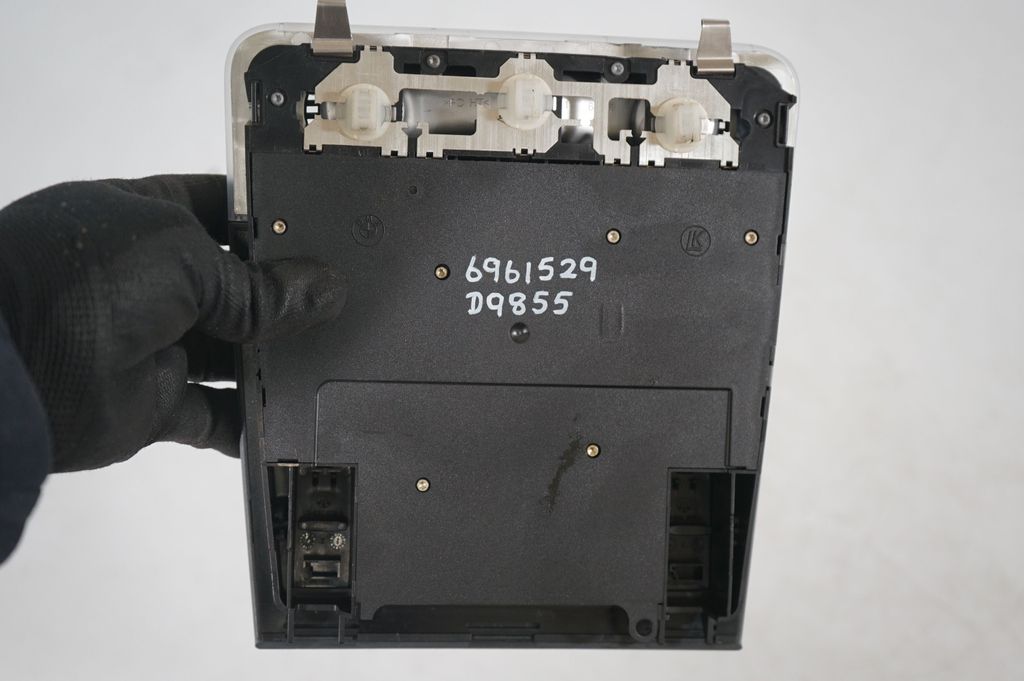 Front seat light (8)