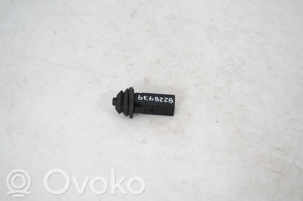 Fuel tank cap lock (3)