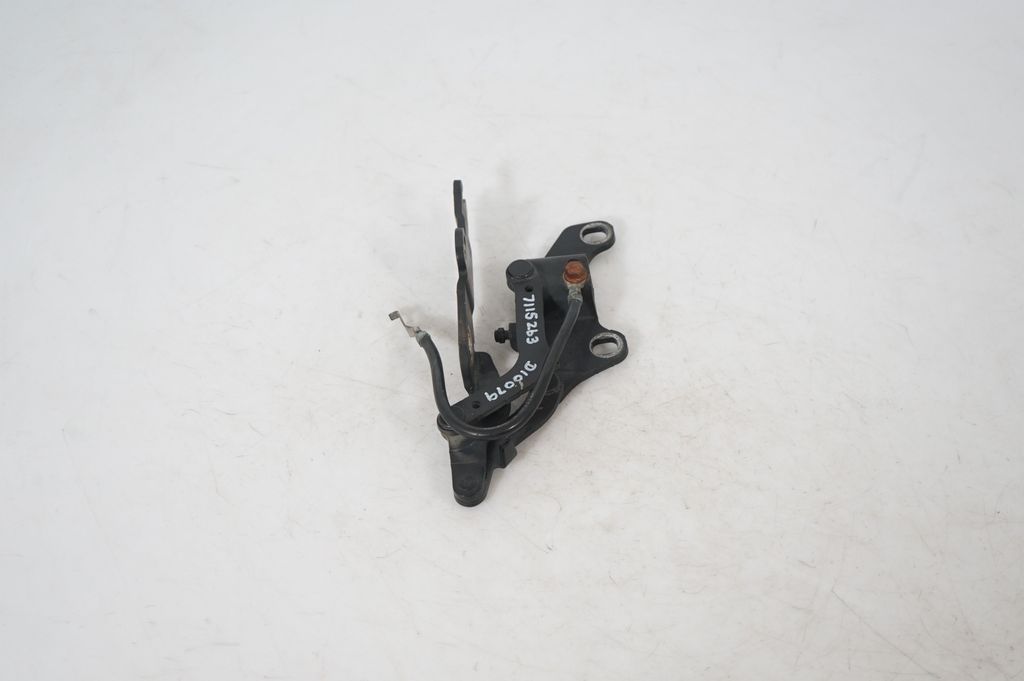 Engine bonnet/hood hinges (2)