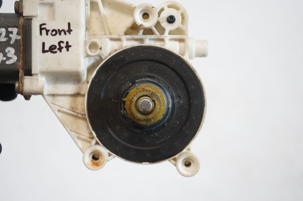 Front door window regulator with motor (7)