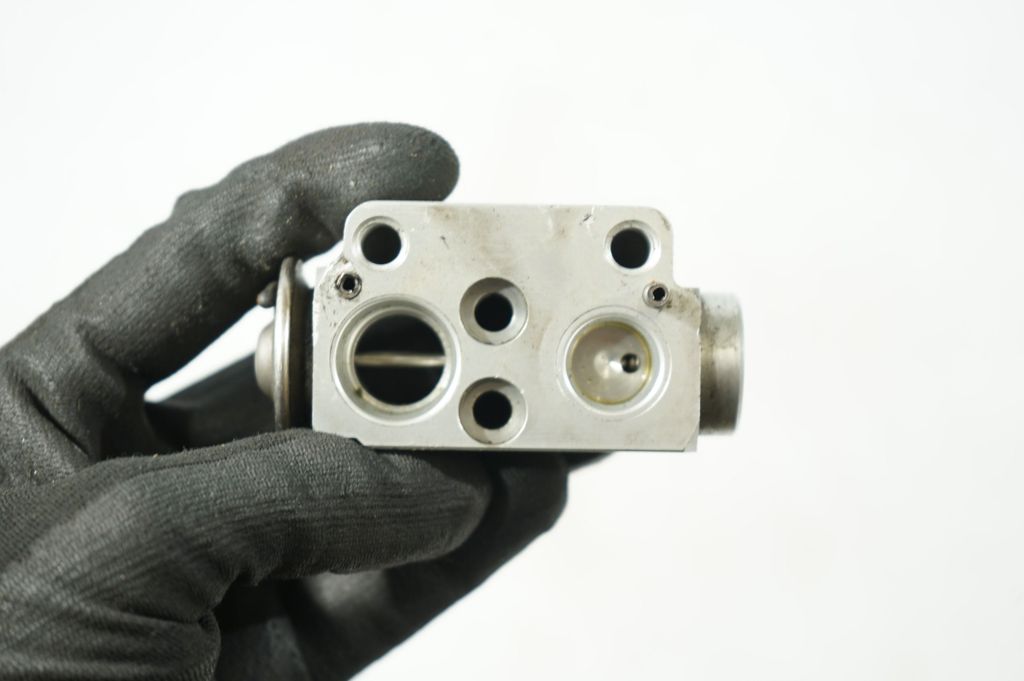 Air conditioning (A/C) expansion valve (6)