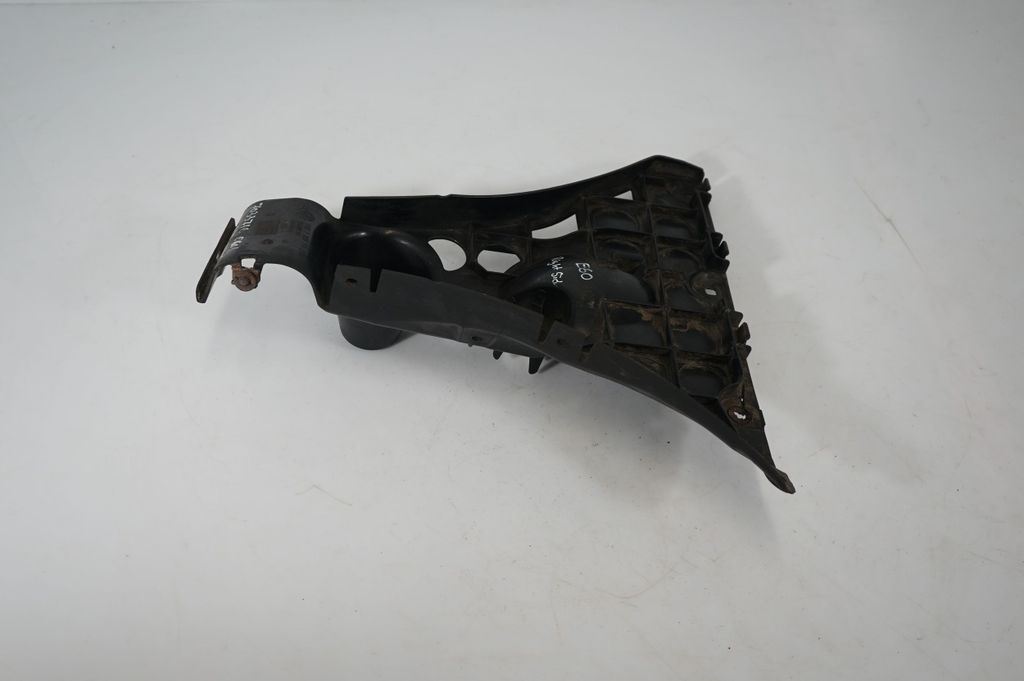 Rear bumper mounting bracket (2)