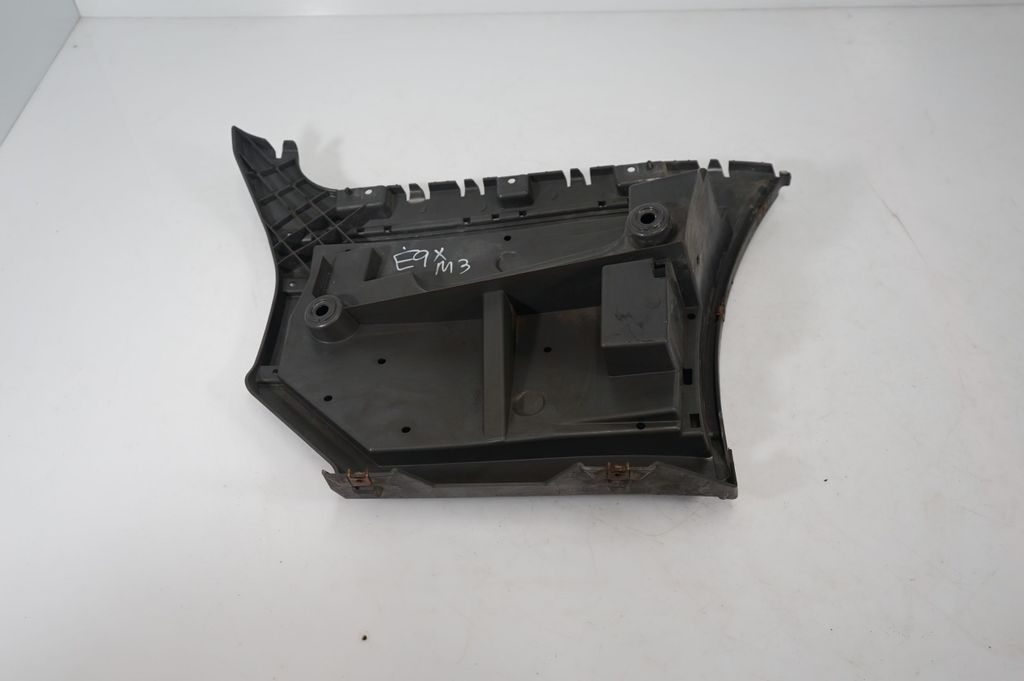 Rear bumper mounting bracket (5)