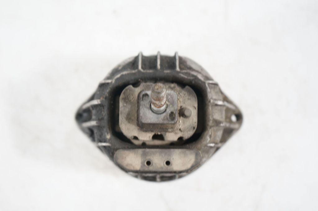 Engine mount bracket (7)