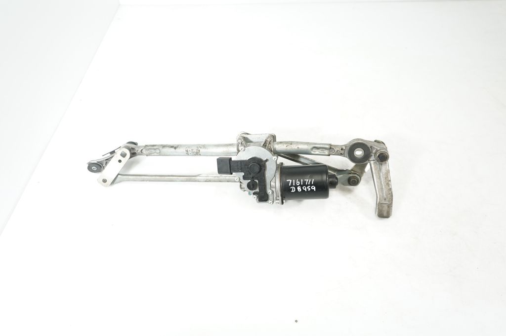 Front wiper linkage and motor