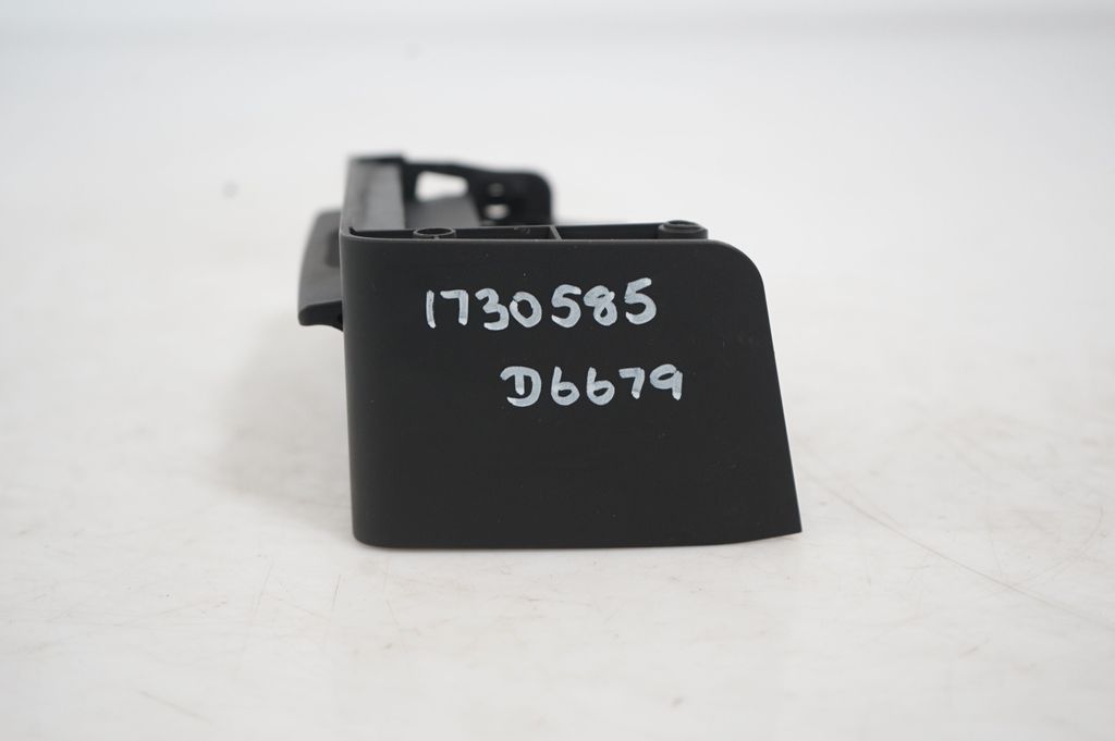 Rear door ashtray (9)