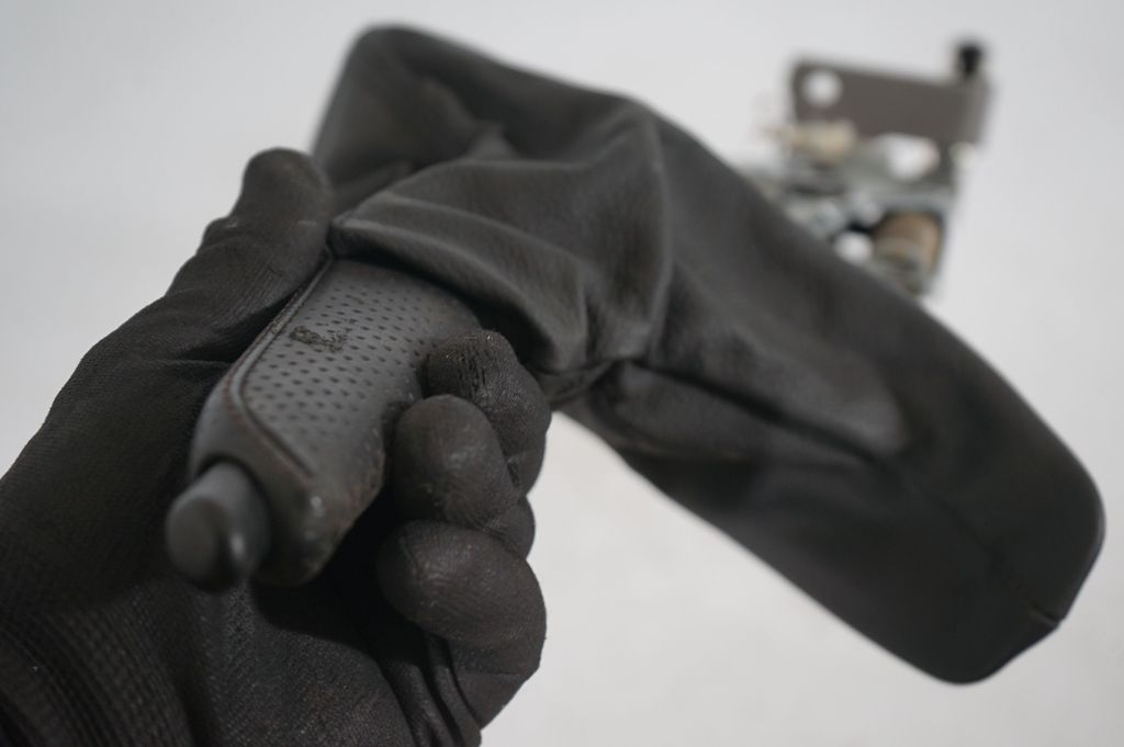 Handbrake/parking brake lever assembly (6)