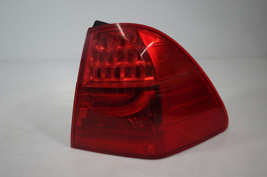Rear/tail lights (6)