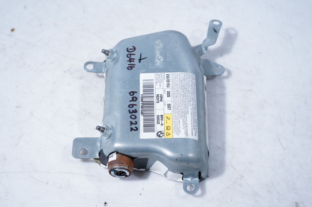 Front door airbag (2)