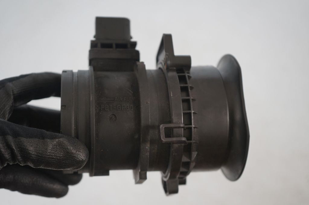 Mass air flow meter (8)