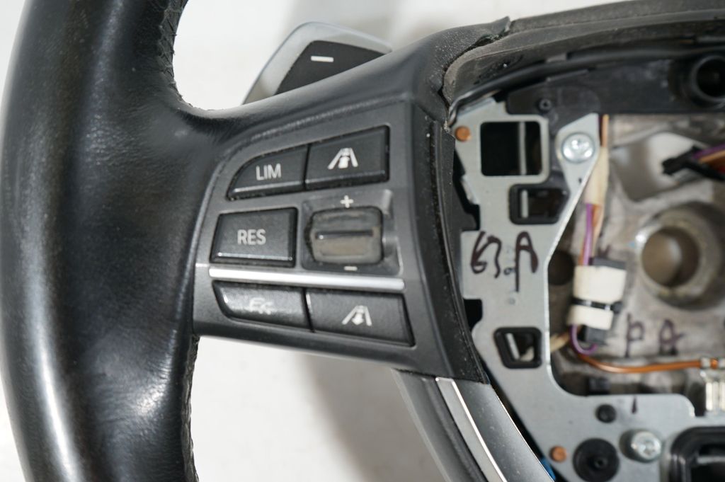 Brake pedal (9)