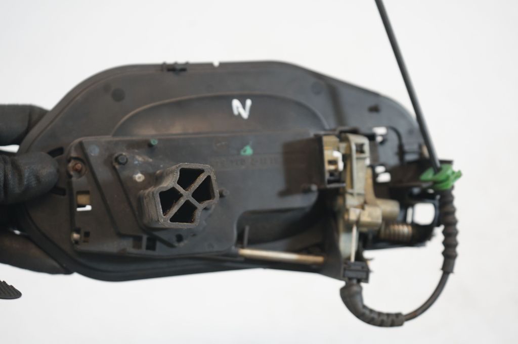 Rear door exterior handle (6)