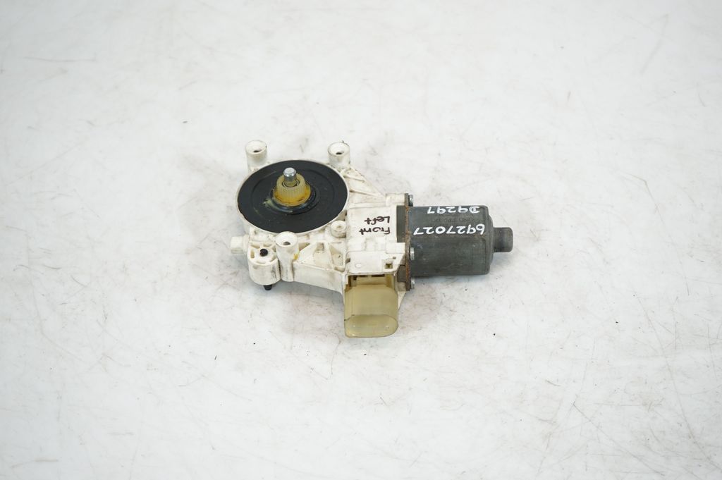 Front door window regulator with motor (3)