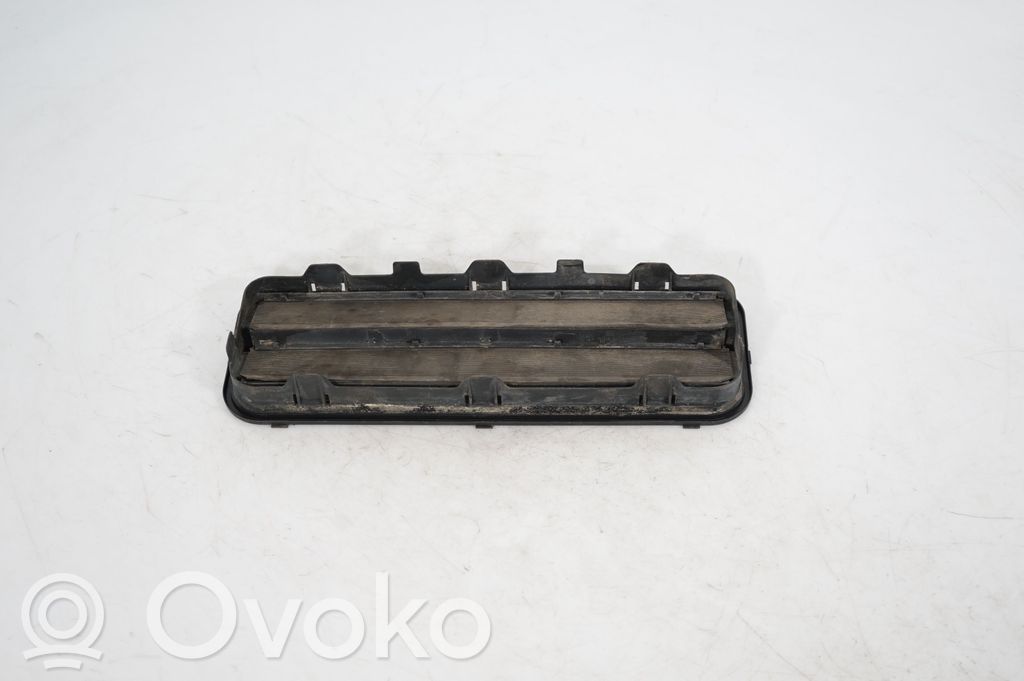 Quarter panel pressure vent (5)