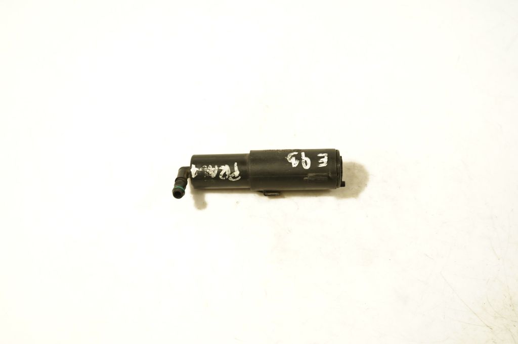 Headlight washer spray nozzle (4)