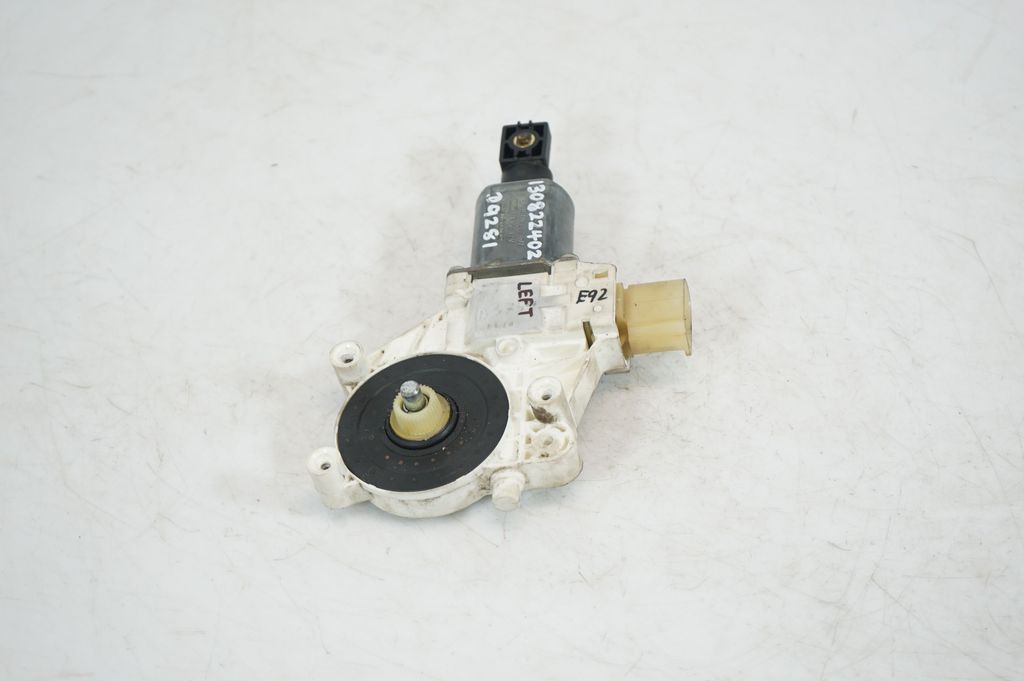 Front door window regulator with motor (2)