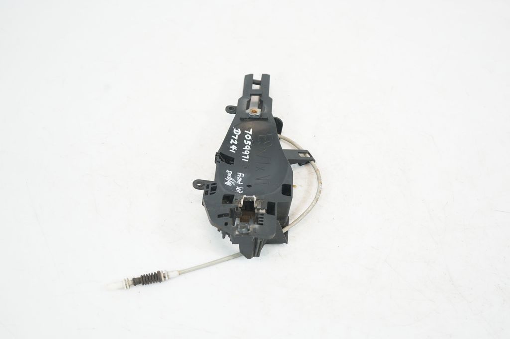 Front door exterior handle/bracket (2)