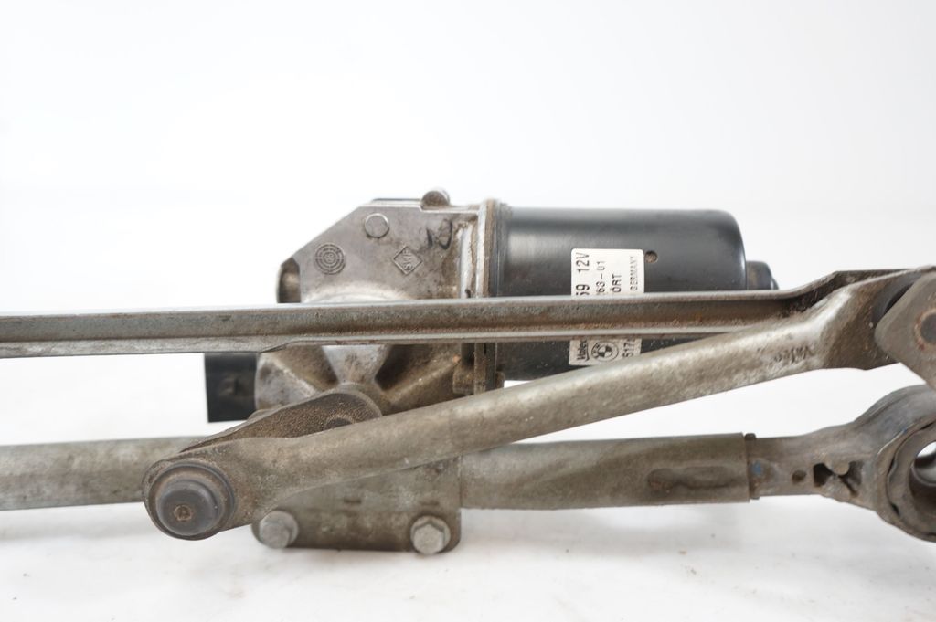 Front wiper linkage and motor (7)