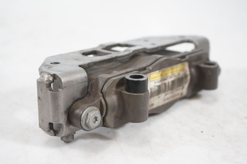 Engine bonnet/hood hinges (7)