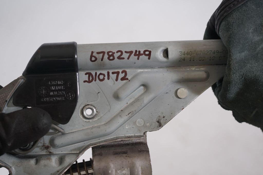 Handbrake/parking brake lever assembly (8)