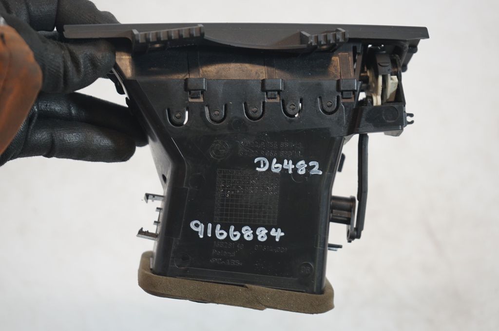 Dashboard side air vent grill/cover trim (8)