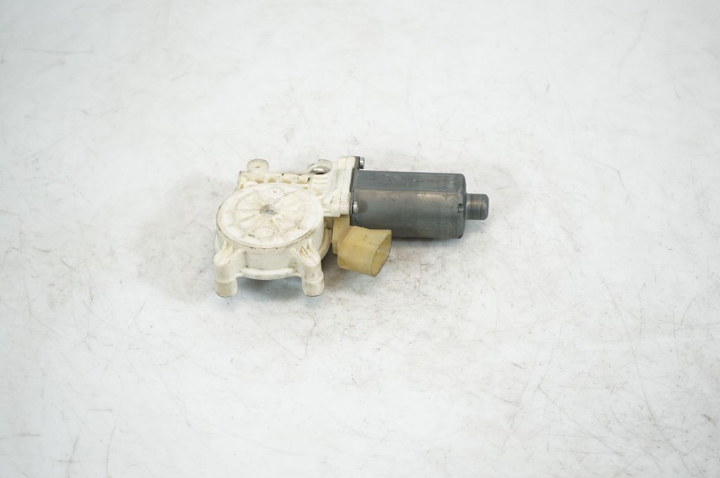 Front door window regulator with motor (5)