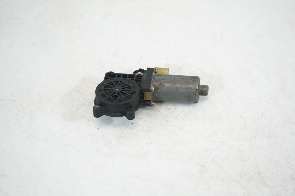 Front door window regulator motor (5)