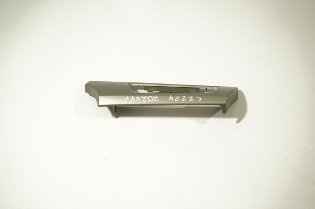 Dashboard glove box trim (3)