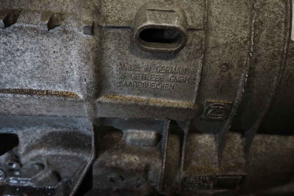 Automatic gearbox (8)