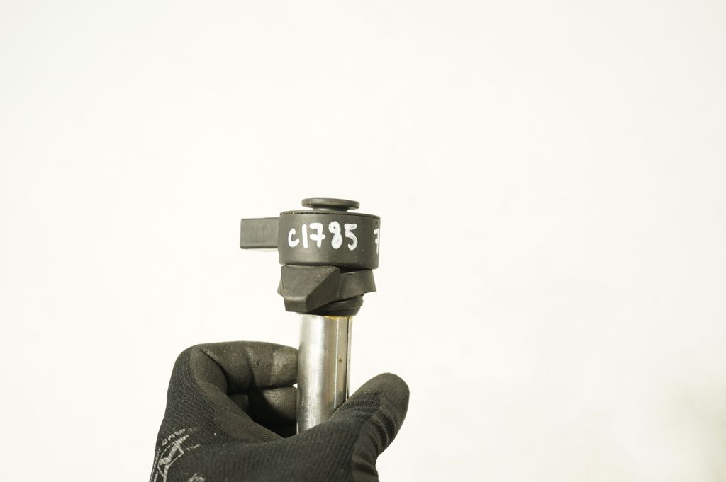 High voltage ignition coil (7)