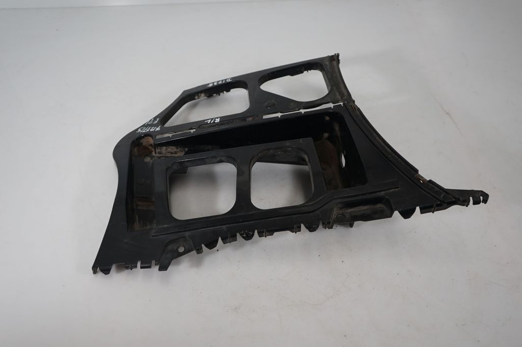 Rear bumper mounting bracket (3)