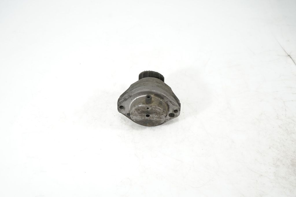 Engine mount bracket (3)