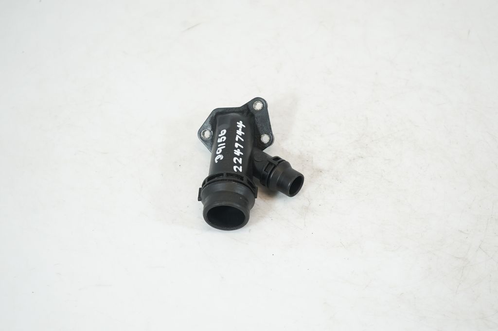 Engine coolant pipe/hose (4)