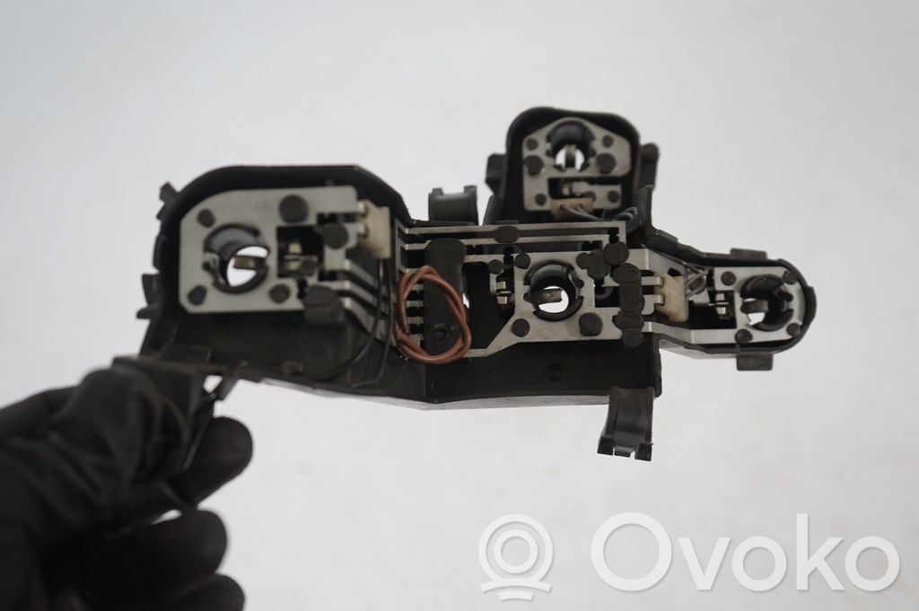 Rear/tail lights (7)